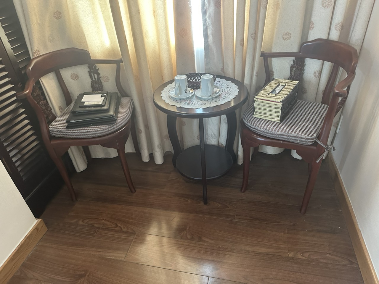 Thu mua bàn ghế cũ khách sạn