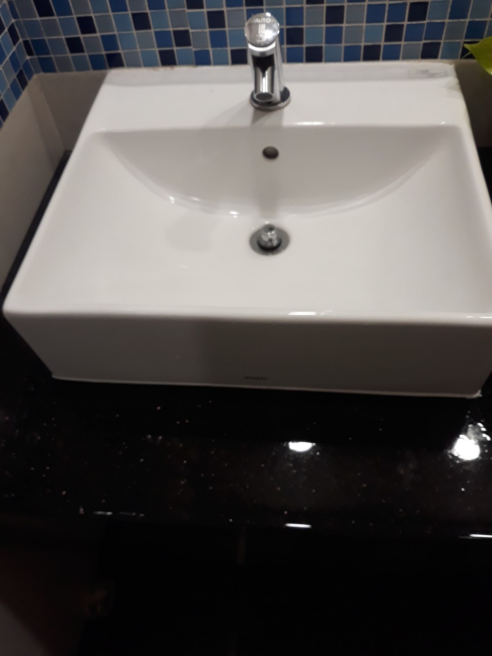 mua bồn cầu, lavabo cũ 1