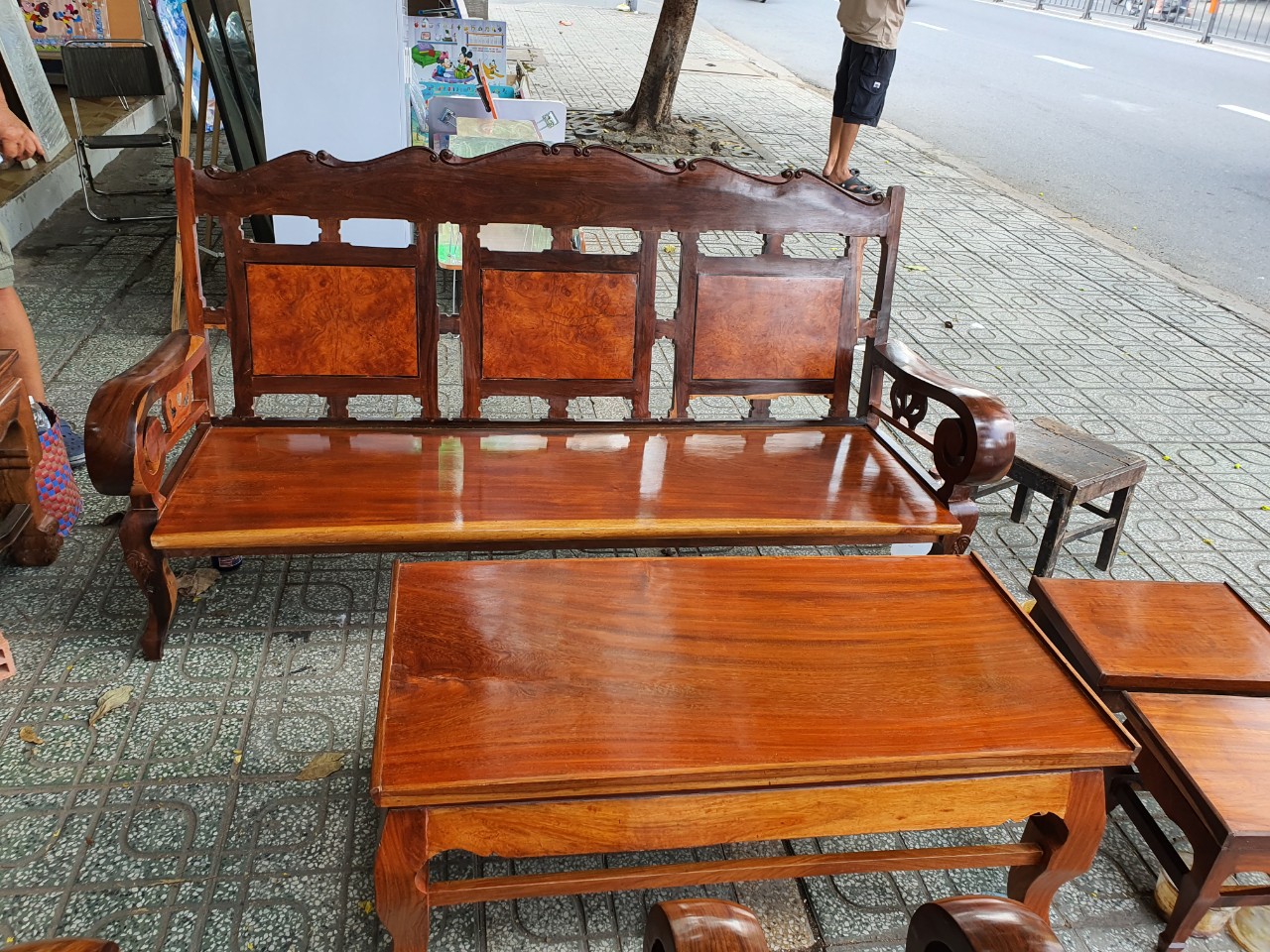 Thu mua bàn ghế gỗ cũ Đà Nẵng